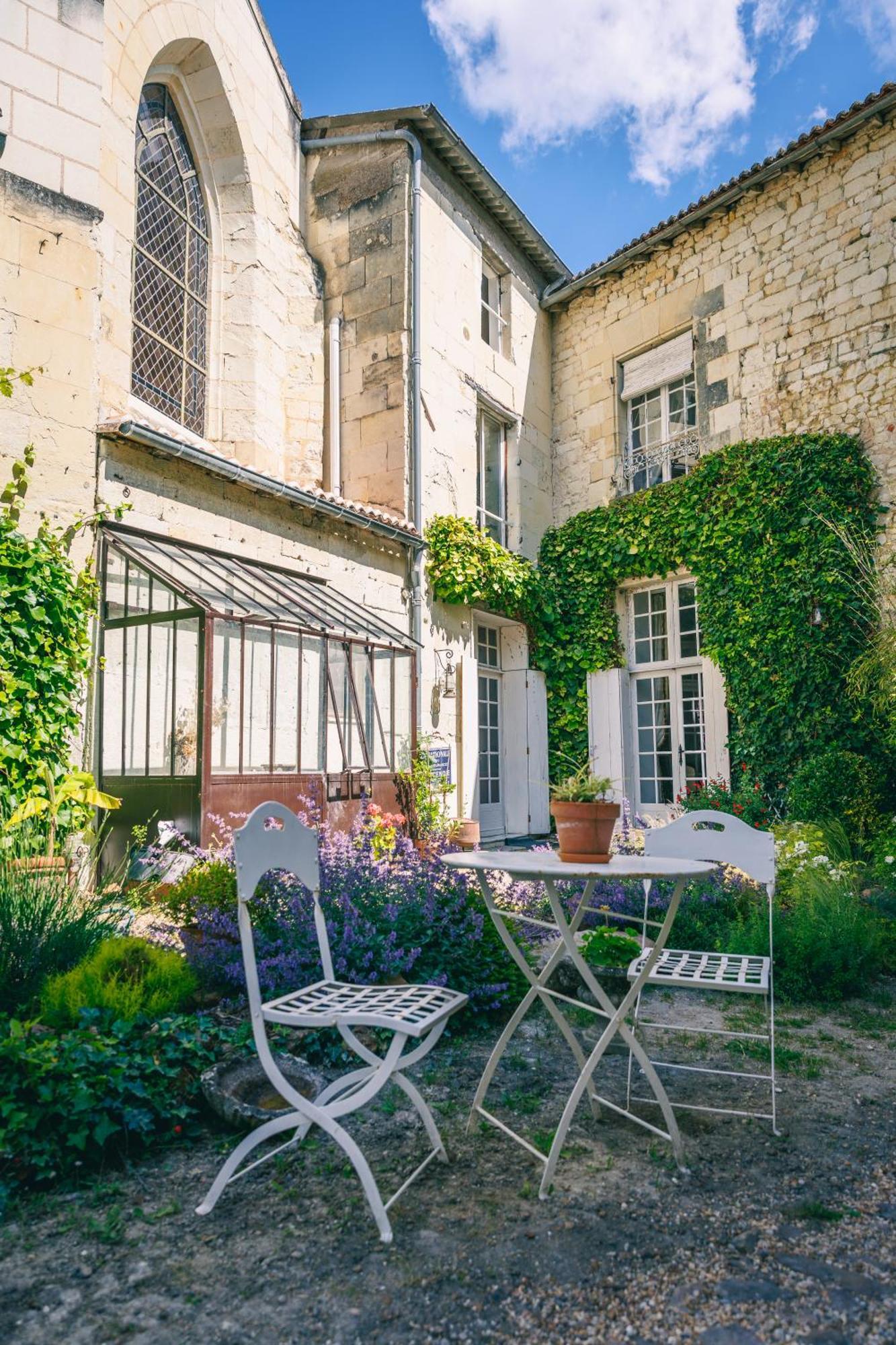 Отель Le Prieure Sainte Croix Лудён Экстерьер фото